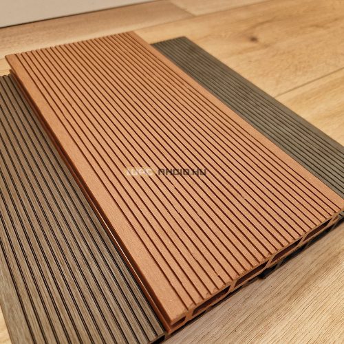 WPC teraszburkolat standard vörösfenyő 2,9 m deszka